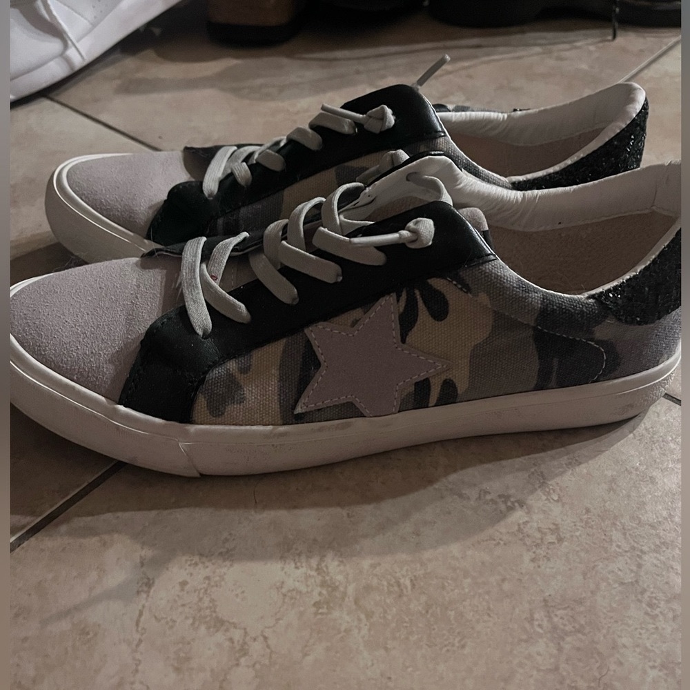 Womens Vintage Havana Sneakers Size 10 Gail Star Camo Black VGUC